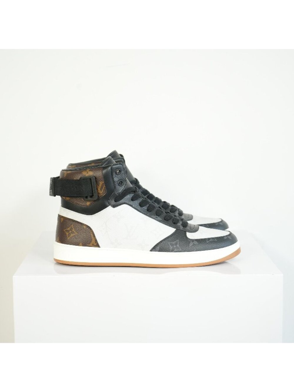 Louis Vuitton Hi Top Sneakers New with Tags Size 7